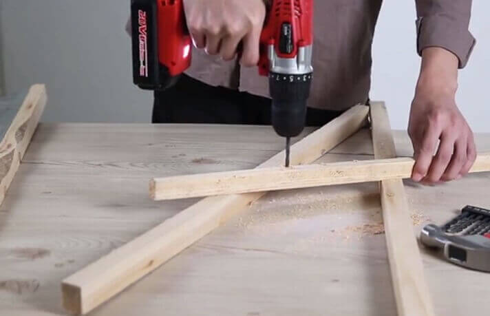 Comfortable grip of Avid Power drill